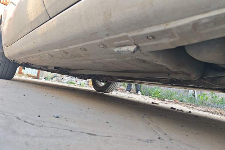 Used Nissan Livina 2010 Jingyue Edition 1.6L Manual All-Around Model Chassis Rear Left