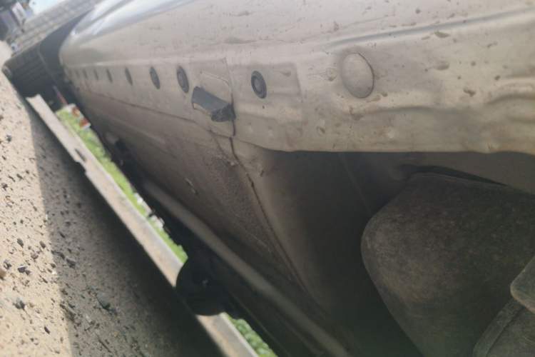 Used Nissan Livina 2010 Jingyue Edition 1.6L Manual All-Around Model Chassis Rear Left