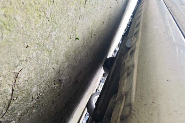 Used Nissan Livina 2010 Jingyue Edition 1.6L Manual All-Around Model Chassis Rear Left