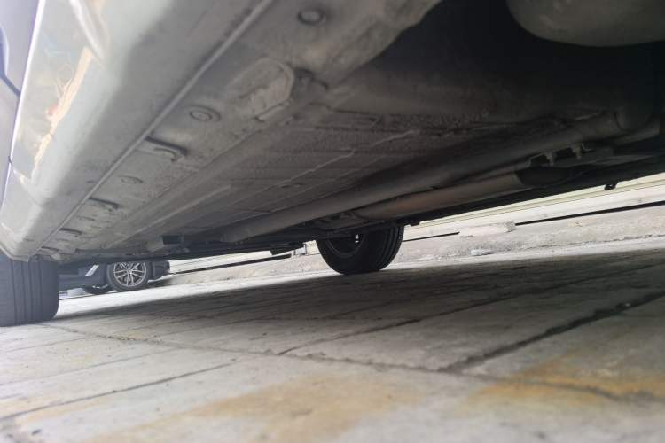 Used Nissan Livina 2010 Jingrui Edition 1.6L Manual Standard Model Chassis Rear Left
