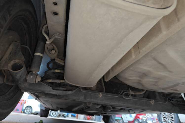 Used Nissan Livina 2010 Jingyue Edition 1.6L Manual All-Around Model Chassis Rear Left