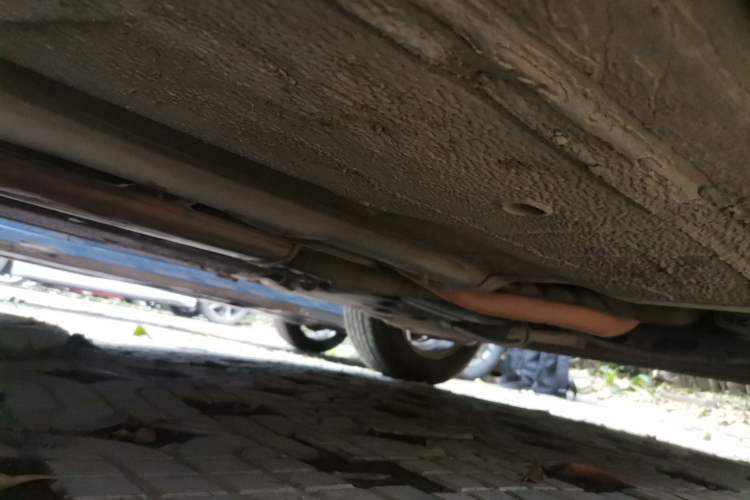 Used Nissan Livina 2010 Jingyue Edition 1.6L Manual All-Around Model Chassis Rear Left