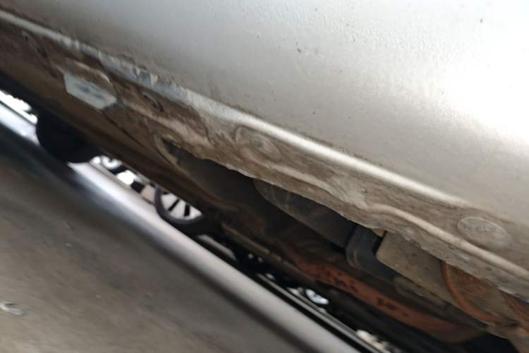 Used Nissan Livina 2010 Jingyue Edition 1.6L Automatic Supercharged Model Chassis Rear Left