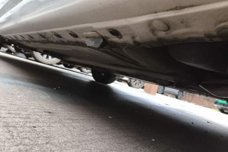 Used Nissan Livina 2010 Jingyue Edition 1.6L Automatic All-in-One Model Chassis Rear Left