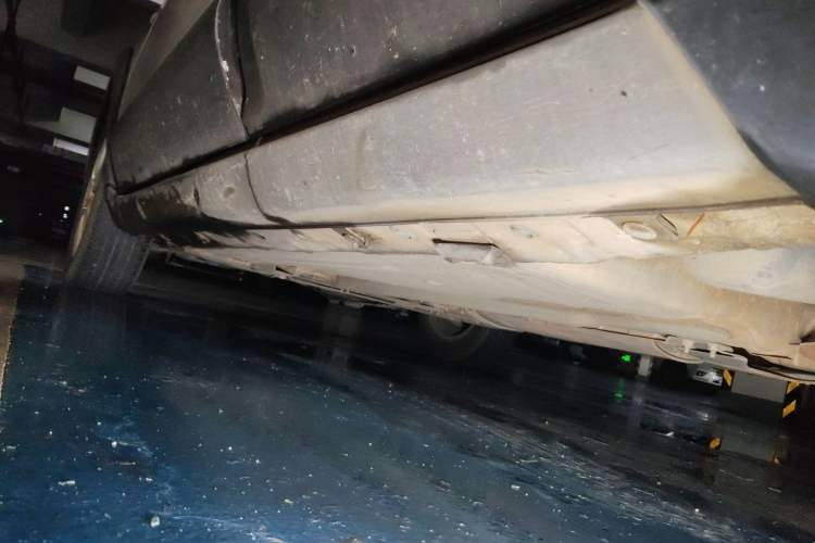 Used Nissan Livina 2010 Jingrui Edition 1.6L Manual Standard Model Chassis Rear Left