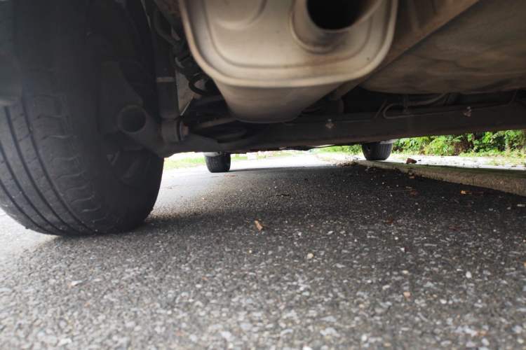 Used Nissan Livina 2010 Jingyue Edition 1.6L Manual All-Around Model Chassis Rear Left