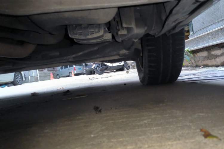 Used Nissan Livina 2010 Jingrui Edition 1.6L Automatic Smart Model Chassis Rear Left