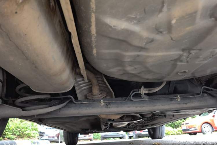 Used Nissan Livina 2010 Jingrui Edition 1.6L Automatic Smart High-End Model Chassis Rear