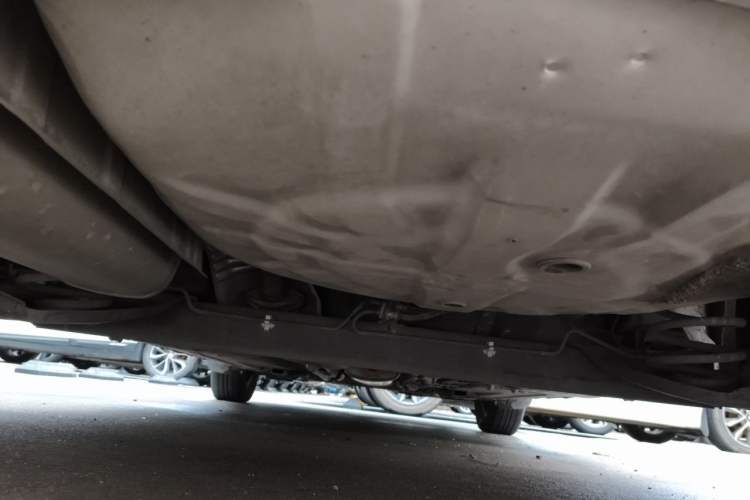 Used Nissan Livina 2010 Jingyue Edition 1.6L Automatic All-in-One Model Chassis Rear