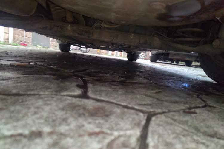 Used Nissan Livina 2010 Jingyue Edition 1.6L Manual All-Around Model Chassis Rear