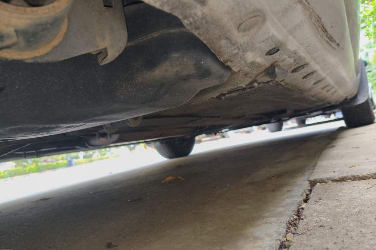 Used Nissan Livina 2010 Jingyue Edition 1.6L Automatic All-in-One Model Chassis Rear Right