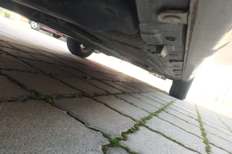 Used Nissan Livina 2010 Jingrui Edition 1.6L Manual Standard Model Chassis Rear Right