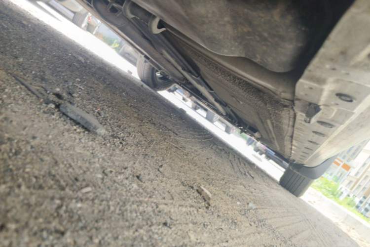 Used Nissan Livina 2010 Jingyue Edition 1.6L Manual All-Around Model Chassis Rear Right