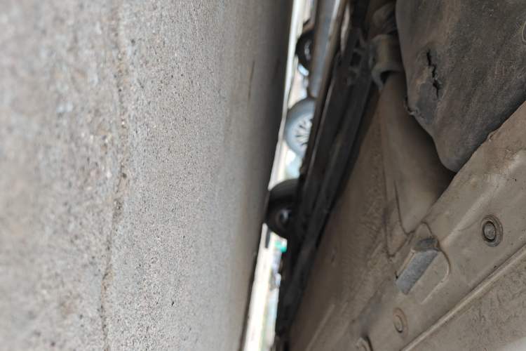 Used Nissan Livina 2010 JINRUI Edition 1.6L Automatic Standard Model Chassis Rear Right