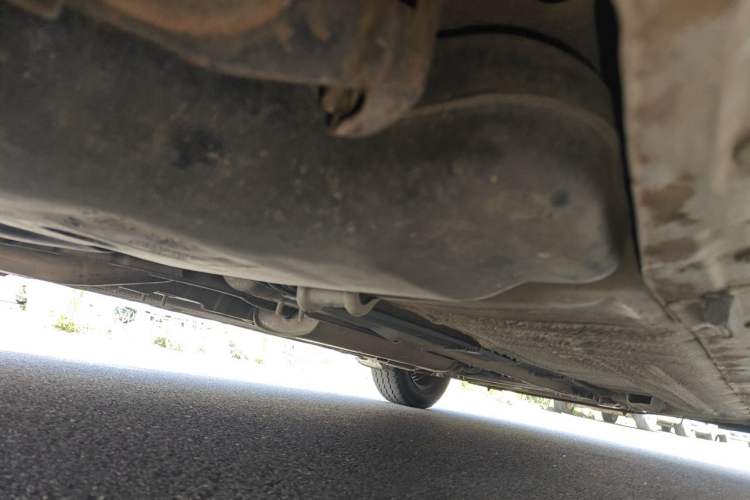 Used Nissan Livina 2010 Jingyue Edition 1.6L Manual All-Around Model Chassis Rear Right