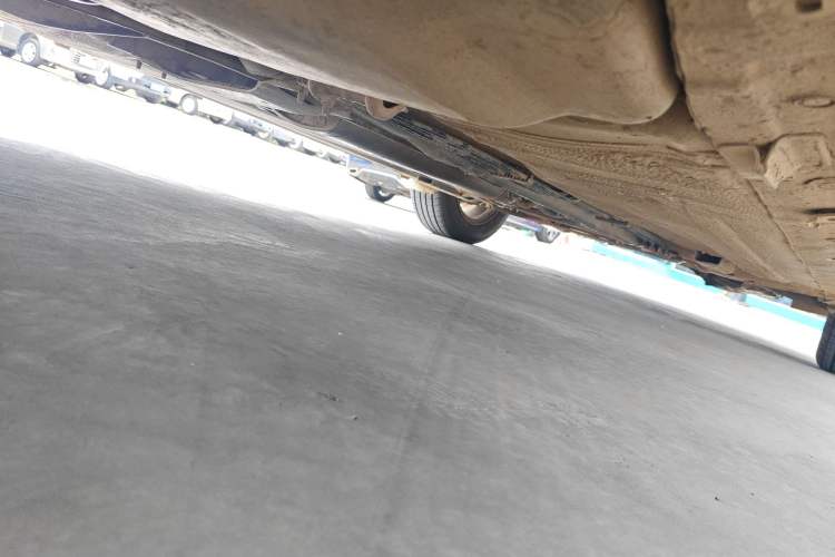 Used Nissan Livina 2010 Jingrui Edition 1.6L Manual Standard Model Chassis Rear Right