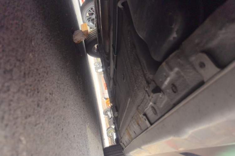 Used Nissan Livina 2010 Jingrui Edition 1.6L Automatic Smart Model Chassis Rear Right
