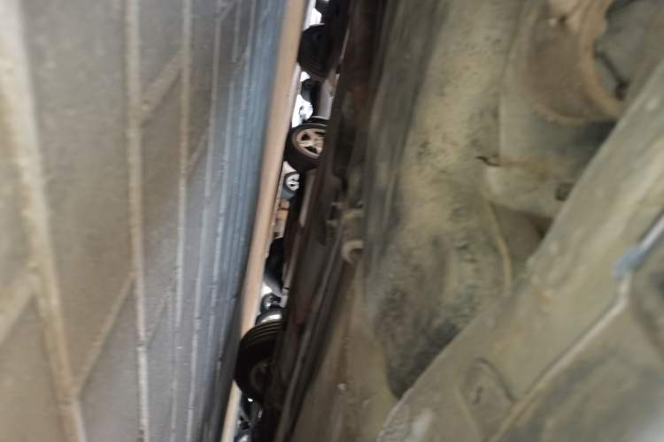 Used Nissan Livina 2010 Jingrui Edition 1.6L Automatic Smart Model Chassis Rear Right