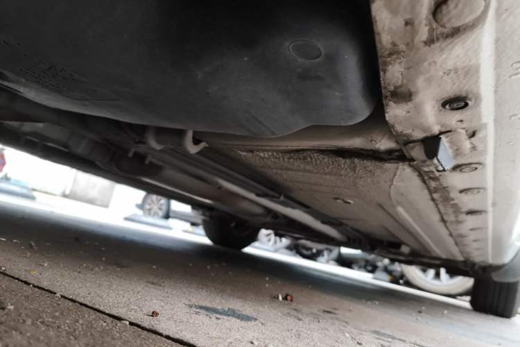 Used Nissan Livina 2010 Jingyue Edition 1.6L Automatic All-in-One Model Chassis Rear Right