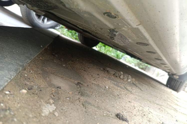 Used Nissan Livina 2010 Jingyue Edition 1.6L Automatic All-in-One Model Chassis Rear Right