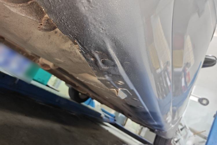 Used Nissan Livina 2010 Jingyue Edition 1.6L Automatic All-in-One Model Chassis Rear Right