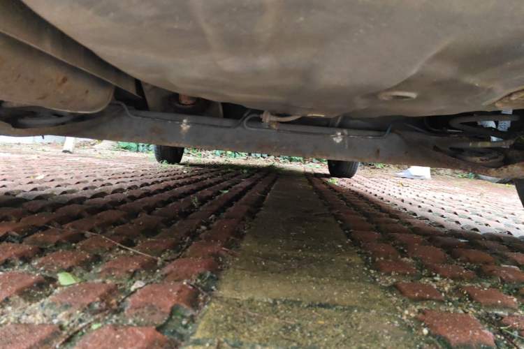 Used Nissan Livina 2010 Jingyue Edition 1.6L Manual Supercharged Model Chassis Rear