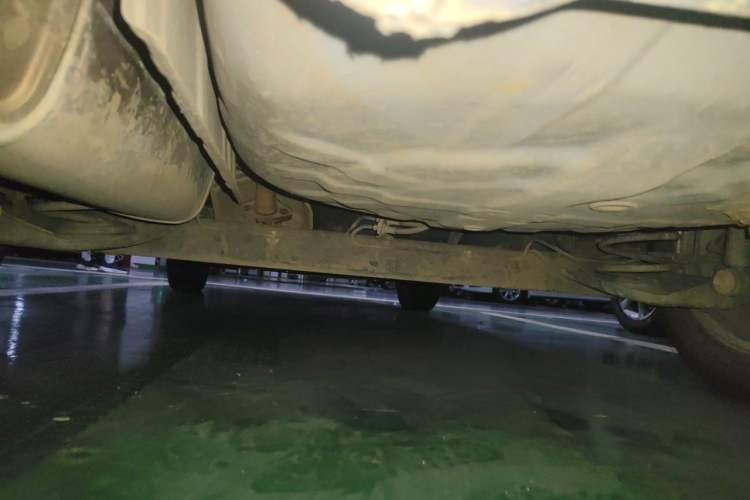 Used Nissan Livina 2010 Jingyue Edition 1.6L Automatic All-in-One Model Chassis Rear