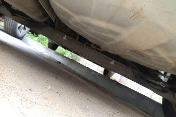 Used Nissan Livina 2010 Jingyue Edition 1.6L Automatic All-in-One Model Chassis Rear