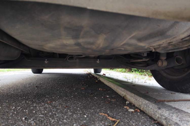 Used Nissan Livina 2010 Jingyue Edition 1.6L Manual All-Around Model Chassis Rear
