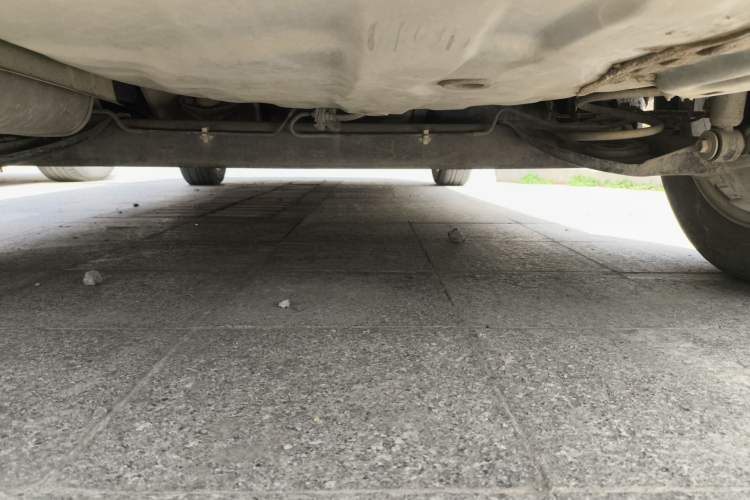 Used Nissan Livina 2010 Jingyue Edition 1.6L Manual All-Around Model Chassis Rear