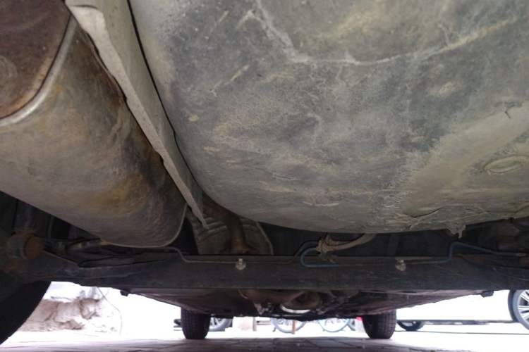 Used Nissan Livina 2010 Jingyue Edition 1.6L Manual All-Around Model Chassis Rear