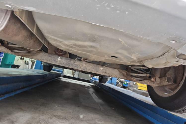 Used Nissan Livina 2010 Jingyue Edition 1.6L Automatic All-in-One Model Chassis Rear