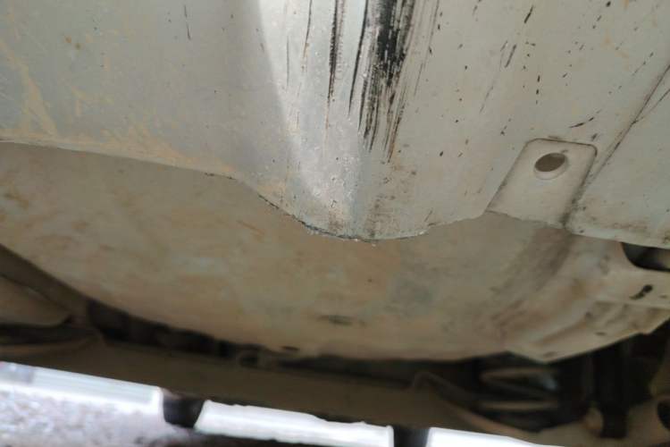 Used Nissan Livina 2010 Jingrui Edition 1.6L Manual Standard Model Chassis Rear