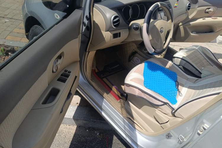 Used Nissan Livina 2010 Jingyue Edition 1.6L Automatic All-in-One Model Driver Seat