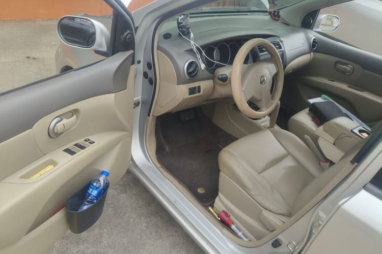 Used Nissan Livina 2010 Jingyue Edition 1.6L Automatic Supercharged Model Driver Seat