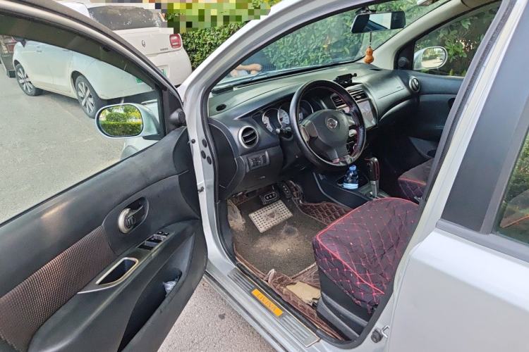 Used Nissan Livina 2010 Jingrui Edition 1.6L Automatic Smart Model Driver Seat