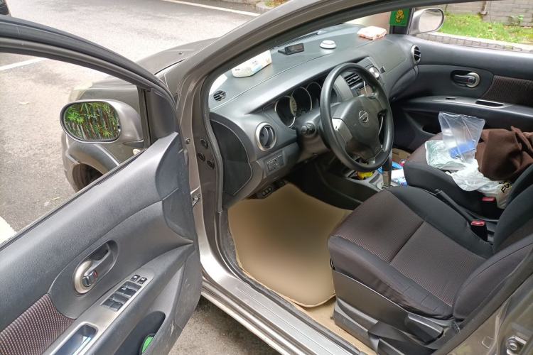 Used Nissan Livina 2010 JINRUI Edition 1.6L Automatic Standard Model Driver Seat