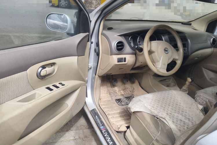 Used Nissan Livina 2010 Jingyue Edition 1.6L Manual All-Around Model Driver Seat