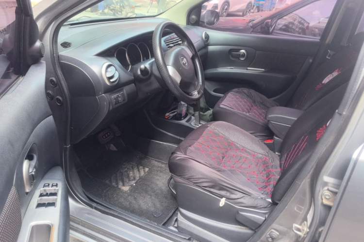 Used Nissan Livina 2010 Jingrui Edition 1.6L Automatic Smart Model Driver Seat