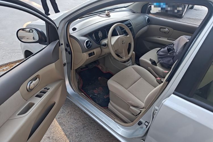Used Nissan Livina 2010 Jingyue Edition 1.6L Automatic All-in-One Model Driver Seat