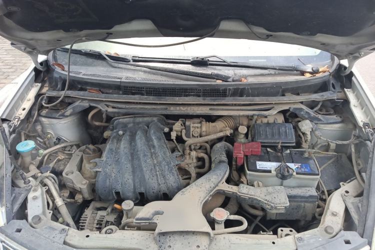 Used Nissan Livina 2010 Jingyue Edition 1.6L Automatic XuanNeng Model Engine Bay