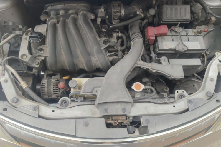 Used Nissan Livina 2010 Jingyue Edition 1.6L Automatic Supercharged Model Engine Bay