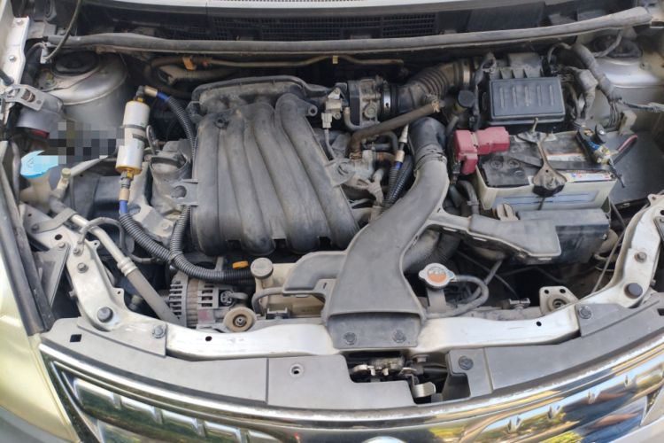 Used Nissan Livina 2010 Jingyue Edition 1.6L Automatic All-in-One Model Engine Bay