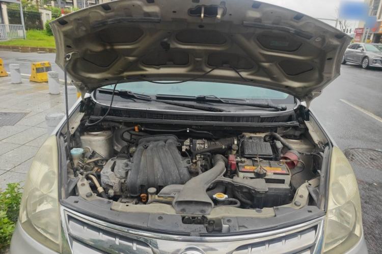 Used Nissan Livina 2010 Jingyue Edition 1.6L Automatic All-in-One Model Engine Bay