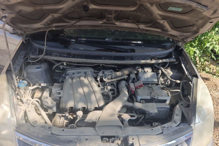 Used Nissan Livina 2010 JINRUI Edition 1.6L Automatic Standard Model Engine Bay