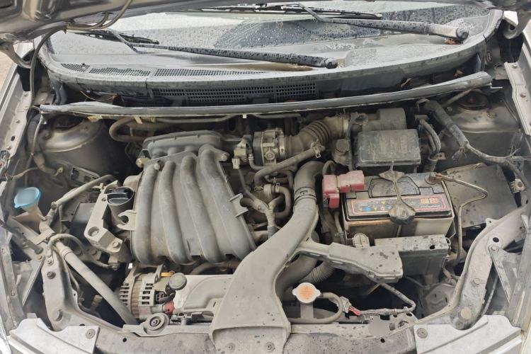 Used Nissan Livina 2010 Jingrui Edition 1.6L Manual Standard Model Engine Bay