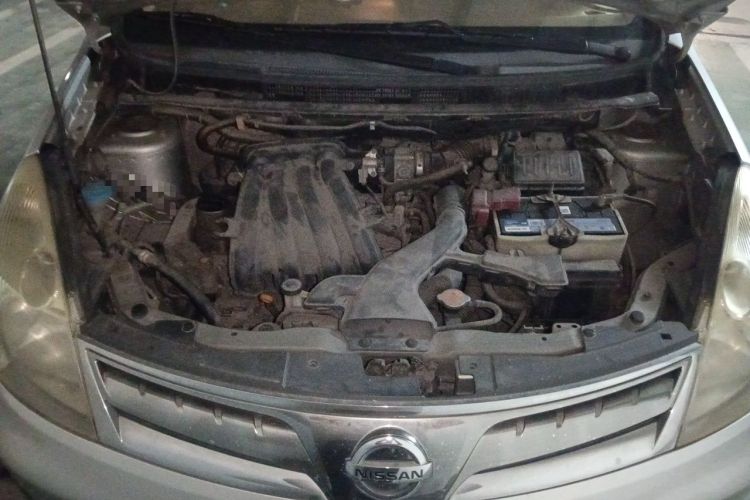 Used Nissan Livina 2010 Jingyue Edition 1.6L Automatic Supercharged Model Engine Bay