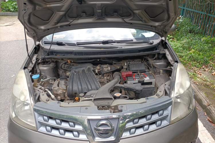 Used Nissan Livina 2010 JINRUI Edition 1.6L Automatic Standard Model Engine Bay