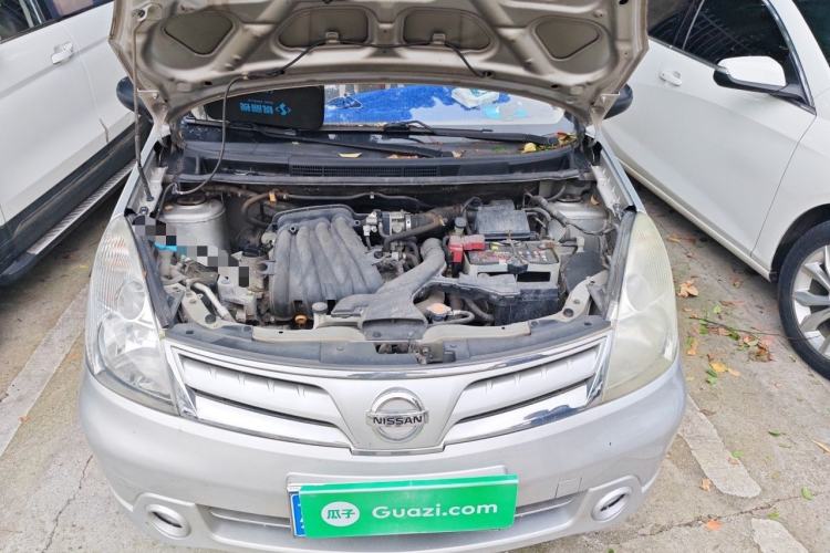 Used Nissan Livina 2010 Jingyue Edition 1.6L Manual All-Around Model Engine Bay