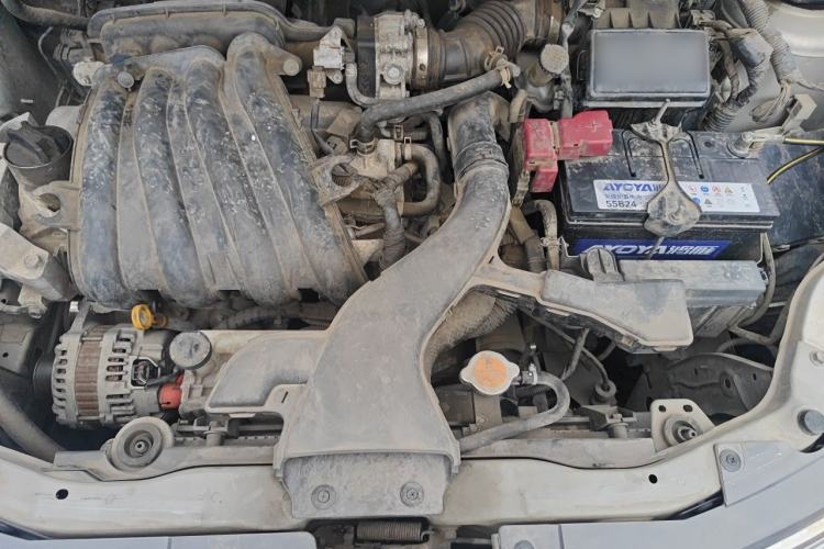 Used Nissan Livina 2010 Jingyue Edition 1.6L Automatic All-in-One Model Engine Bay